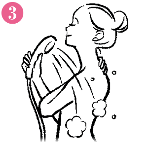 泡をしっかり落とします。皮膚や毛穴に泡が残っていると、炎症やニキビの原因になります。